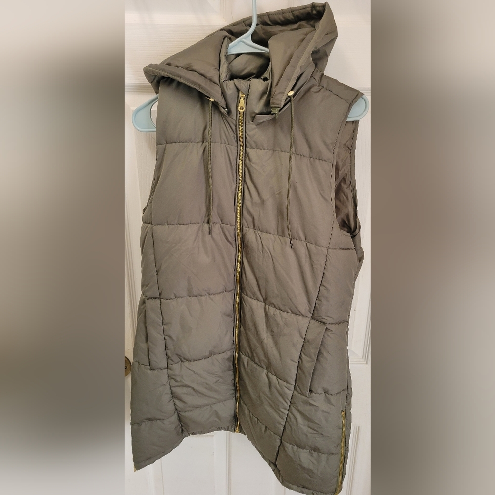 Maurice's Green Long Puffer Sleeveless Coat Size Small